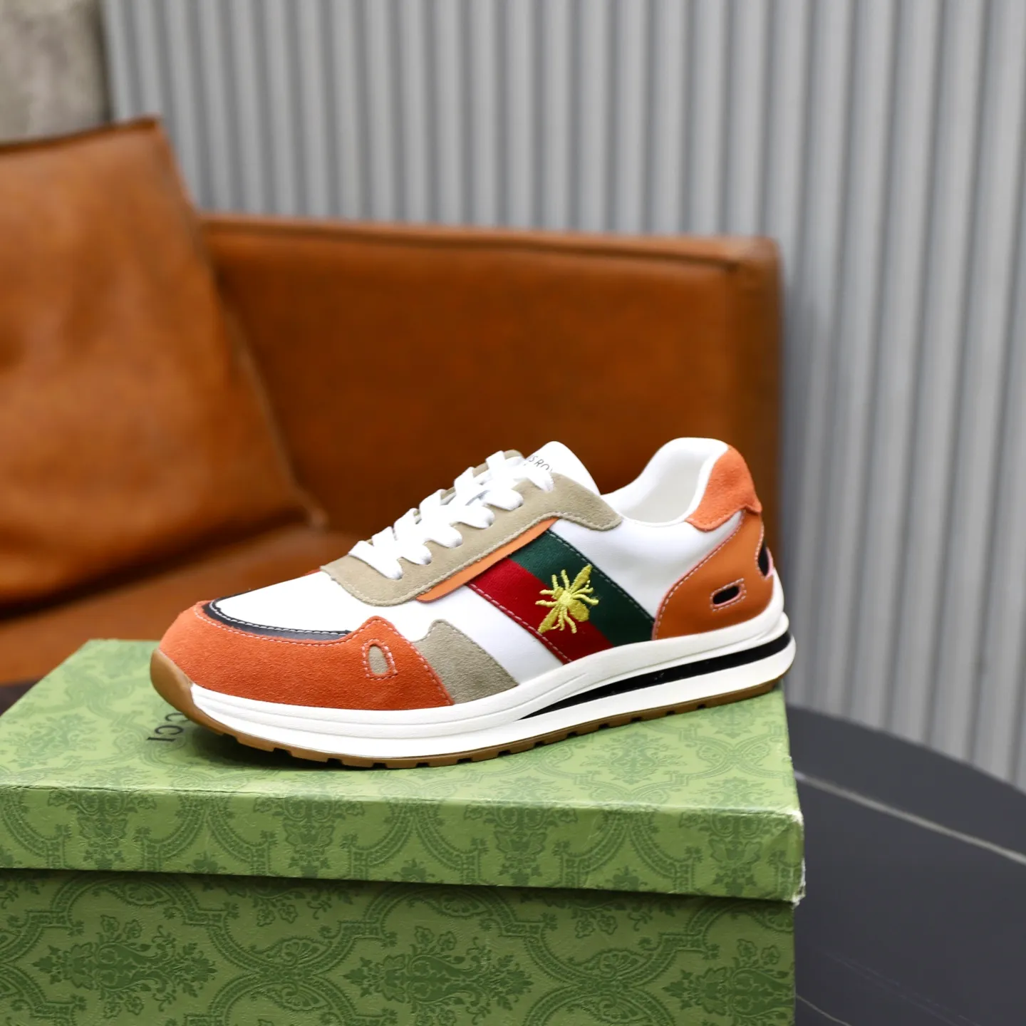 Ex-factory price: 400💰🙅‍♂️🙅‍♂️🙅‍♂️ Brand: GUCCI Standard code: 38-44 (45 customized) Grade: Same as the official website Material: Original material splicing Comfortable and breathable sheepskin lining Lightweight and wear-resistant sports outsole Style category: Men's fashionable casual shoes Running sneakers Distinguished luxury brand elements Top luxury Color: actual picture color